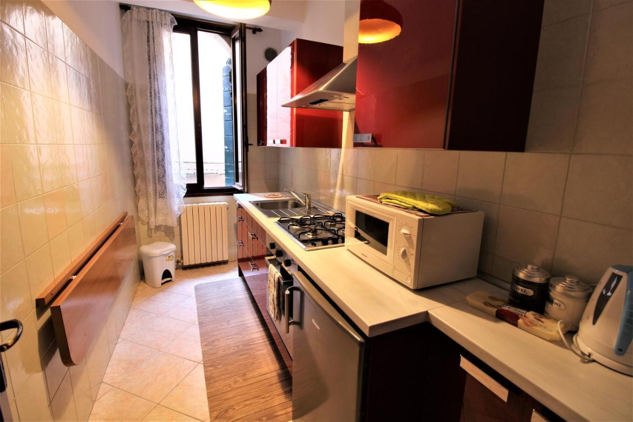Central And Spacious Apartment 베니스 외부 사진